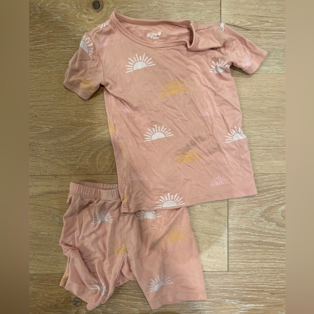 Kyte Baby Short Sleeve Pajamas 3T
